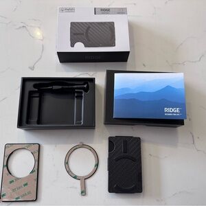 RIDGE MagSafe Carbon Fiber Wallet